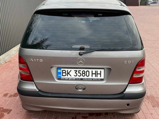 Серый Мерседес А класс, объемом двигателя 1.7 л и пробегом 315 тыс. км за 4000 $, фото 5 на Automoto.ua