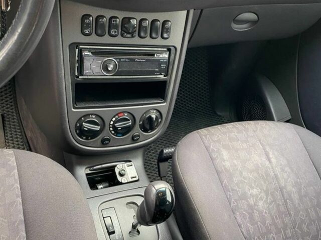 Серый Мерседес А класс, объемом двигателя 1.7 л и пробегом 315 тыс. км за 4000 $, фото 2 на Automoto.ua