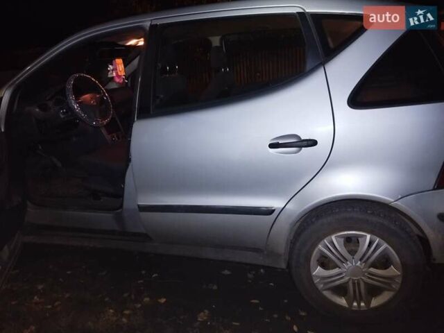 Серый Мерседес А класс, объемом двигателя 1.69 л и пробегом 270 тыс. км за 5300 $, фото 21 на Automoto.ua