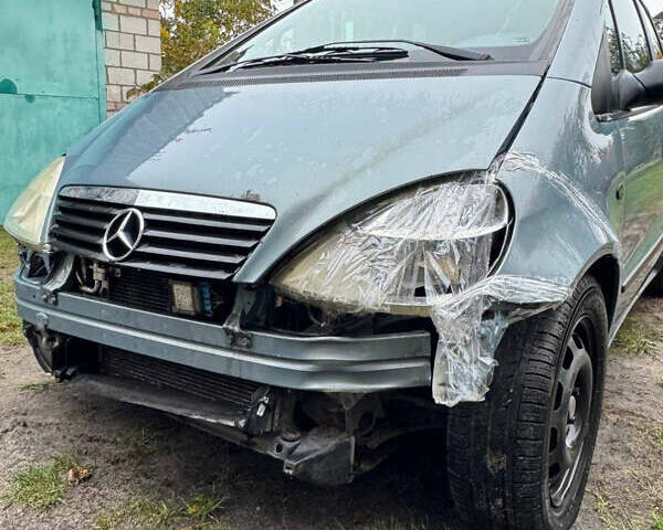 Серый Мерседес А класс, объемом двигателя 1.6 л и пробегом 278 тыс. км за 2500 $, фото 1 на Automoto.ua