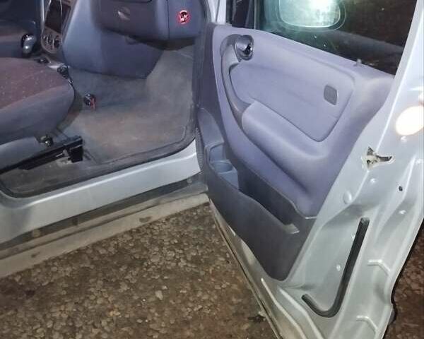 Серый Мерседес А класс, объемом двигателя 1.69 л и пробегом 270 тыс. км за 5300 $, фото 3 на Automoto.ua