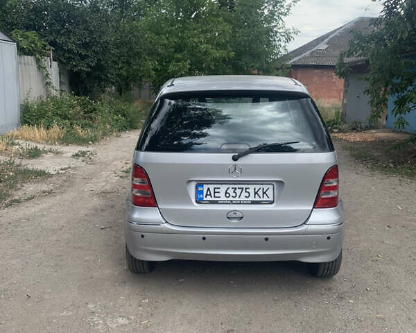 Серый Мерседес А класс, объемом двигателя 1.6 л и пробегом 148 тыс. км за 4200 $, фото 4 на Automoto.ua