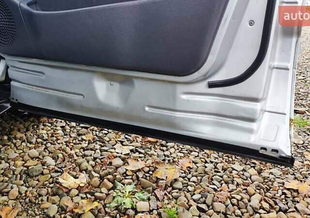 Серый Мерседес А класс, объемом двигателя 1.6 л и пробегом 214 тыс. км за 3000 $, фото 12 на Automoto.ua