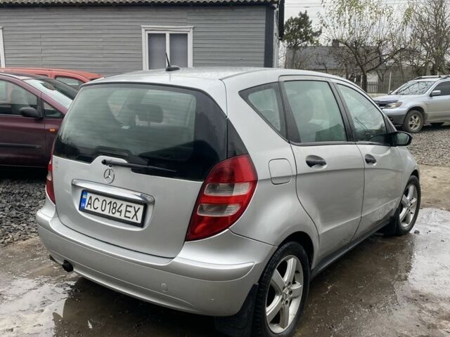 Сірий Мерседес А клас, об'ємом двигуна 2 л та пробігом 270 тис. км за 3350 $, фото 2 на Automoto.ua