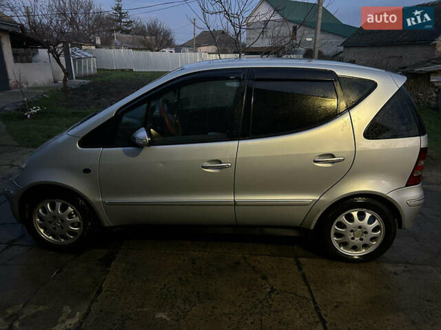 Серый Мерседес А класс, объемом двигателя 1.7 л и пробегом 300 тыс. км за 2900 $, фото 1 на Automoto.ua