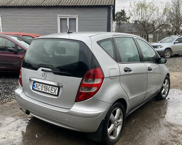 Сірий Мерседес А клас, об'ємом двигуна 1.99 л та пробігом 270 тис. км за 3350 $, фото 3 на Automoto.ua