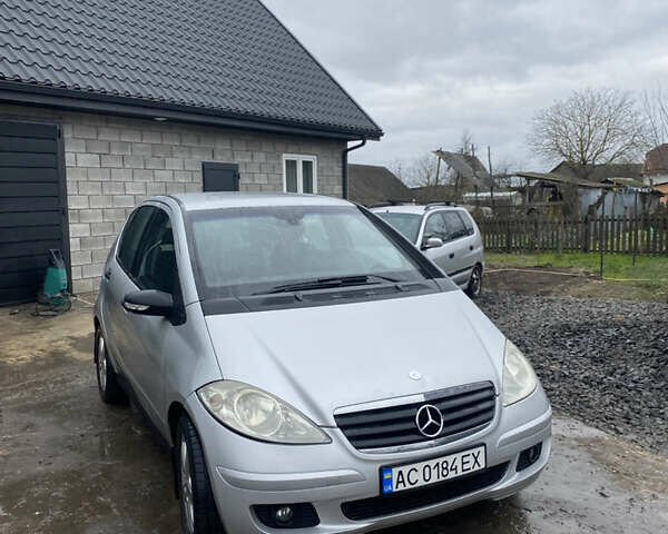 Сірий Мерседес А клас, об'ємом двигуна 1.99 л та пробігом 270 тис. км за 3350 $, фото 1 на Automoto.ua