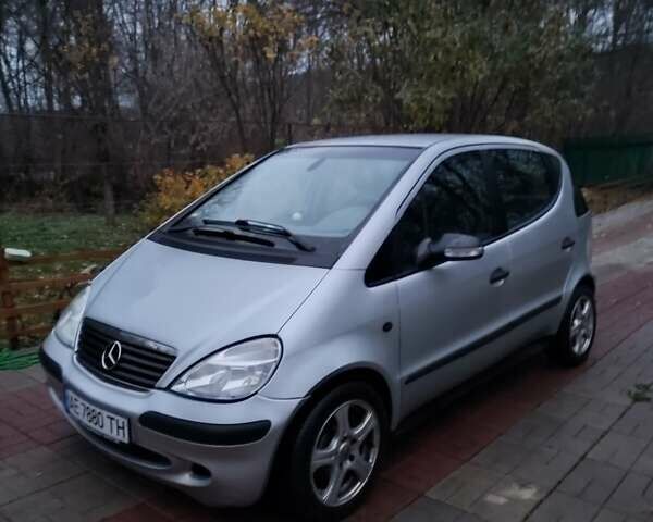 Серый Мерседес А класс, объемом двигателя 1.69 л и пробегом 172 тыс. км за 4500 $, фото 1 на Automoto.ua