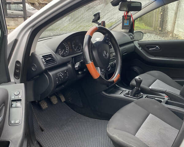 Сірий Мерседес А клас, об'ємом двигуна 1.99 л та пробігом 270 тис. км за 3350 $, фото 9 на Automoto.ua