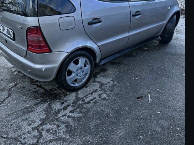 Сірий Мерседес А клас, об'ємом двигуна 1.7 л та пробігом 190 тис. км за 1800 $, фото 1 на Automoto.ua