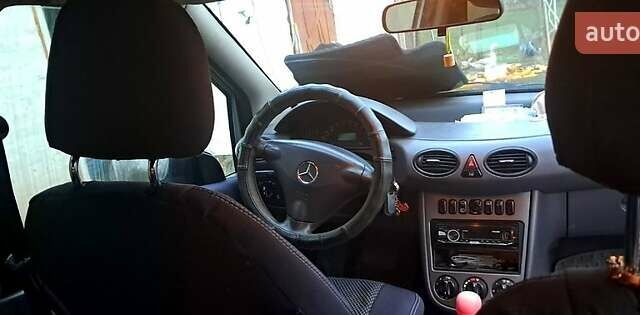 Сірий Мерседес А клас, об'ємом двигуна 1.4 л та пробігом 200 тис. км за 3000 $, фото 5 на Automoto.ua