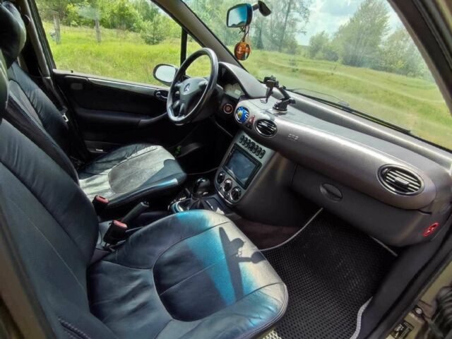 Сірий Мерседес А клас, об'ємом двигуна 1.7 л та пробігом 307 тис. км за 3700 $, фото 5 на Automoto.ua