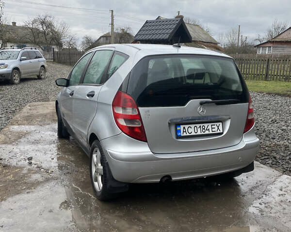 Сірий Мерседес А клас, об'ємом двигуна 1.99 л та пробігом 270 тис. км за 3350 $, фото 4 на Automoto.ua
