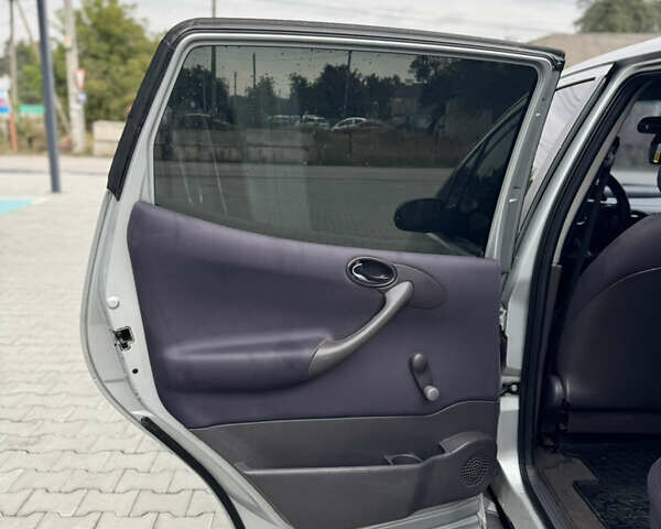 Сірий Мерседес А клас, об'ємом двигуна 1.69 л та пробігом 319 тис. км за 3200 $, фото 16 на Automoto.ua