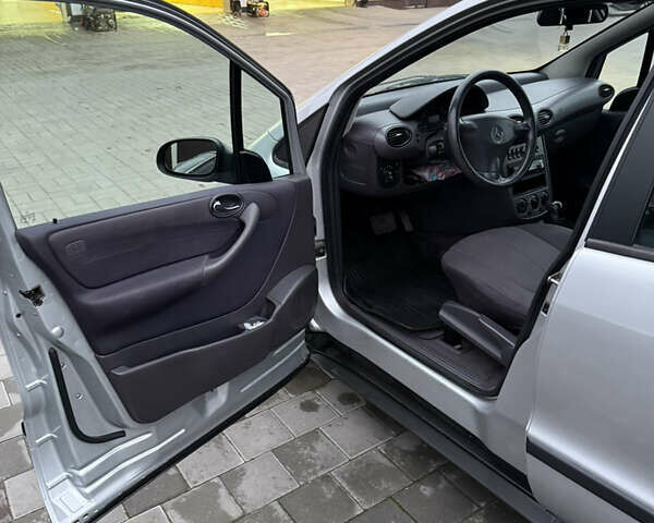 Сірий Мерседес А клас, об'ємом двигуна 1.69 л та пробігом 192 тис. км за 4500 $, фото 5 на Automoto.ua