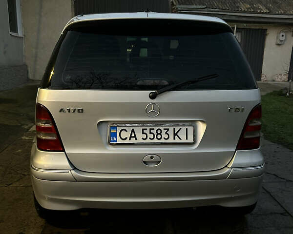 Серый Мерседес А класс, объемом двигателя 1.7 л и пробегом 300 тыс. км за 2900 $, фото 2 на Automoto.ua