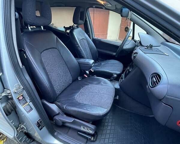 Мерседес А класс 2004 в Ровно на Automoto.ua Серый Мерседес А класс, объемом двигателя 1.9 л и пробегом 286 тыс. км за 3700 $, фото 5 на Automoto.ua