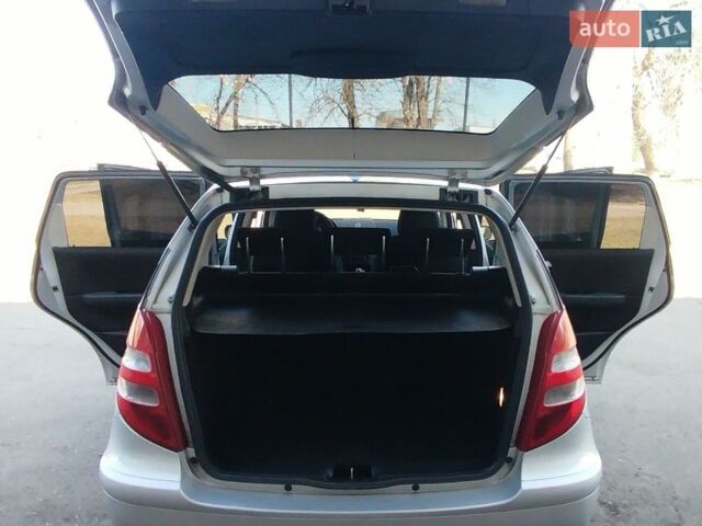 Сірий Мерседес А клас, об'ємом двигуна 2 л та пробігом 240 тис. км за 4300 $, фото 13 на Automoto.ua