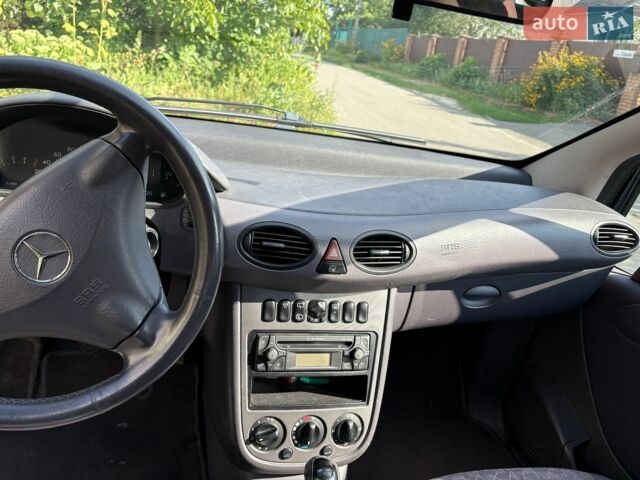 Серый Мерседес А класс, объемом двигателя 1.69 л и пробегом 160 тыс. км за 4800 $, фото 9 на Automoto.ua