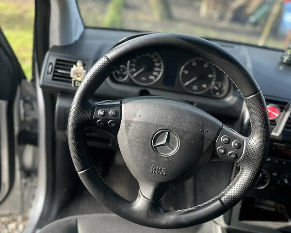 Сірий Мерседес А клас, об'ємом двигуна 2 л та пробігом 260 тис. км за 4500 $, фото 5 на Automoto.ua