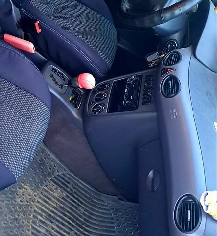 Сірий Мерседес А клас, об'ємом двигуна 1.4 л та пробігом 200 тис. км за 3000 $, фото 5 на Automoto.ua