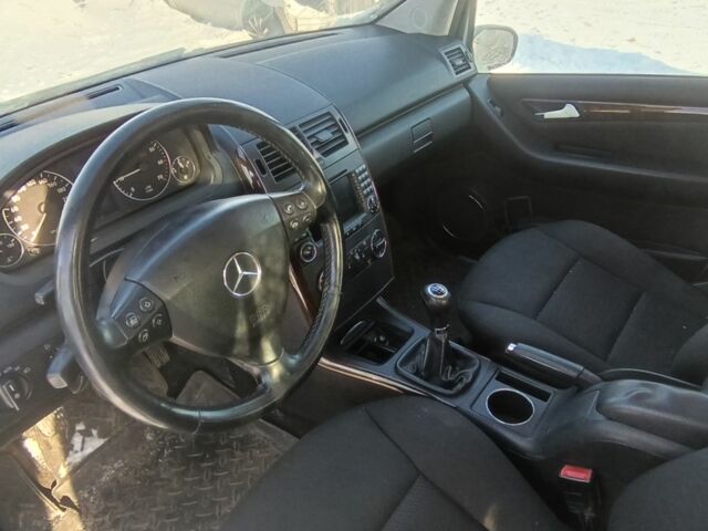 Серый Мерседес А класс, объемом двигателя 2 л и пробегом 299 тыс. км за 5000 $, фото 4 на Automoto.ua