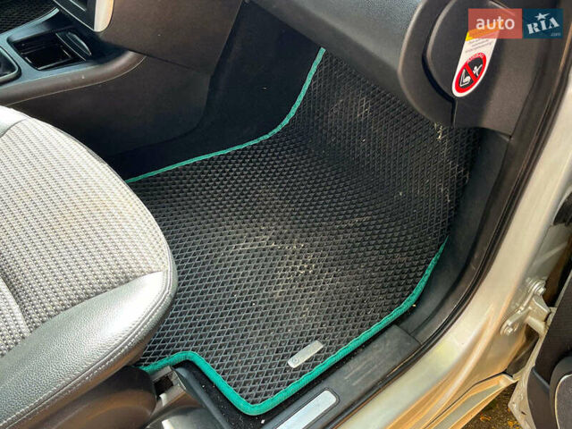 Серый Мерседес А класс, объемом двигателя 2 л и пробегом 355 тыс. км за 2980 $, фото 34 на Automoto.ua