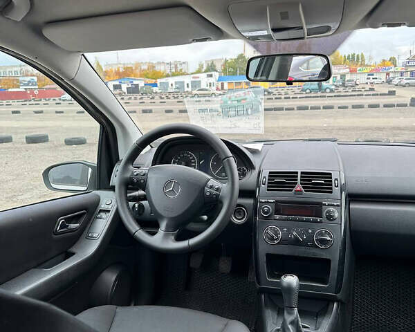 Мерседес А класс 2005 в Черкассах на Automoto.ua Серый Мерседес А класс, объемом двигателя 2 л и пробегом 214 тыс. км за 5800 $, фото 13 на Automoto.ua