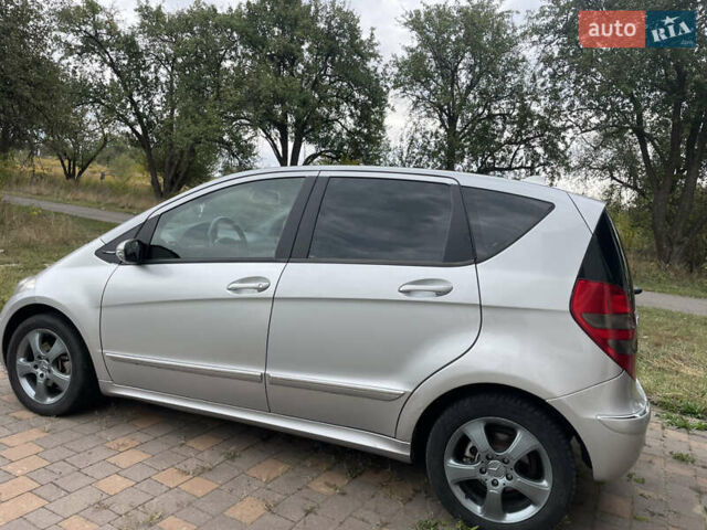 Сірий Мерседес А клас, об'ємом двигуна 2 л та пробігом 284 тис. км за 4800 $, фото 5 на Automoto.ua