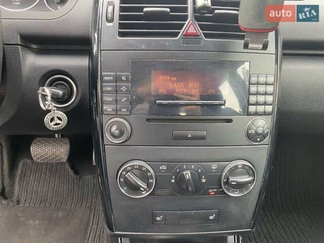 Сірий Мерседес А клас, об'ємом двигуна 2 л та пробігом 330 тис. км за 5500 $, фото 22 на Automoto.ua
