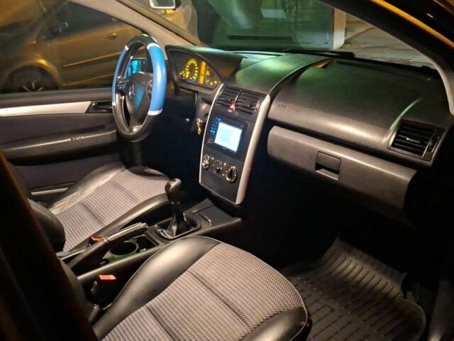 Мерседес А класс 2005 в Киеве на Automoto.ua Серый Мерседес А класс, объемом двигателя 1.7 л и пробегом 2 тыс. км за 2800 $, фото 3 на Automoto.ua