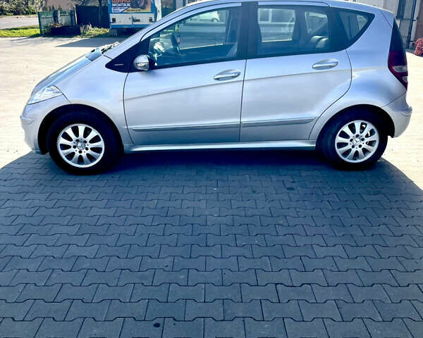 Серый Мерседес А класс, объемом двигателя 1.99 л и пробегом 278 тыс. км за 4900 $, фото 6 на Automoto.ua