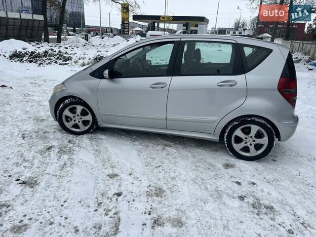 Серый Мерседес А класс, объемом двигателя 2 л и пробегом 268 тыс. км за 3999 $, фото 6 на Automoto.ua