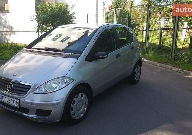 Серый Мерседес А класс, объемом двигателя 2 л и пробегом 185 тыс. км за 5800 $, фото 5 на Automoto.ua