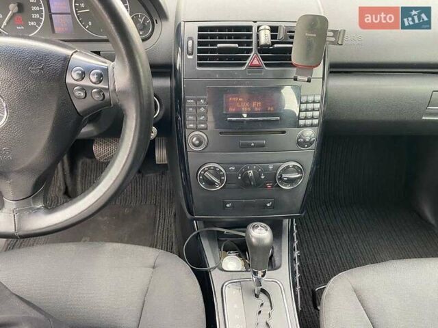 Сірий Мерседес А клас, об'ємом двигуна 2 л та пробігом 330 тис. км за 5500 $, фото 20 на Automoto.ua