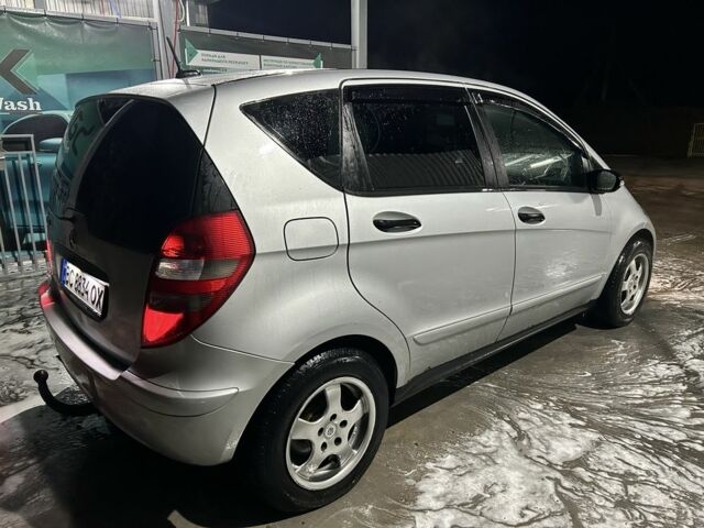 Сірий Мерседес А клас, об'ємом двигуна 2 л та пробігом 200 тис. км за 4293 $, фото 3 на Automoto.ua