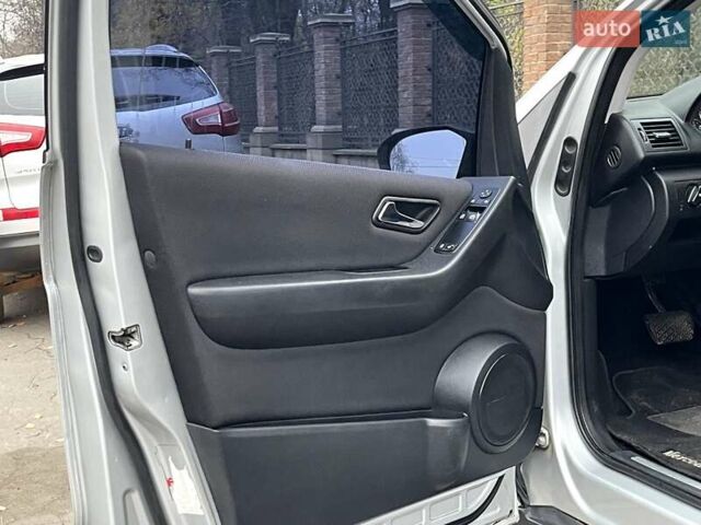 Сірий Мерседес А клас, об'ємом двигуна 1.99 л та пробігом 164 тис. км за 4999 $, фото 30 на Automoto.ua