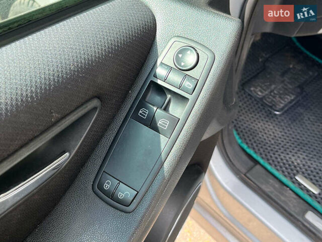 Серый Мерседес А класс, объемом двигателя 2 л и пробегом 355 тыс. км за 2980 $, фото 25 на Automoto.ua