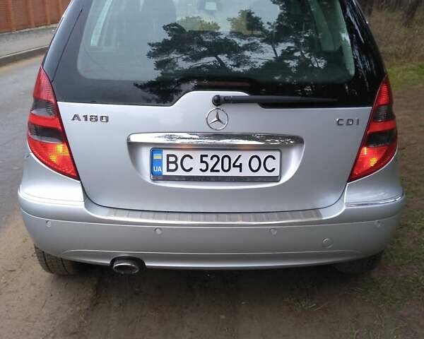 Серый Мерседес А класс, объемом двигателя 2 л и пробегом 242 тыс. км за 5200 $, фото 13 на Automoto.ua