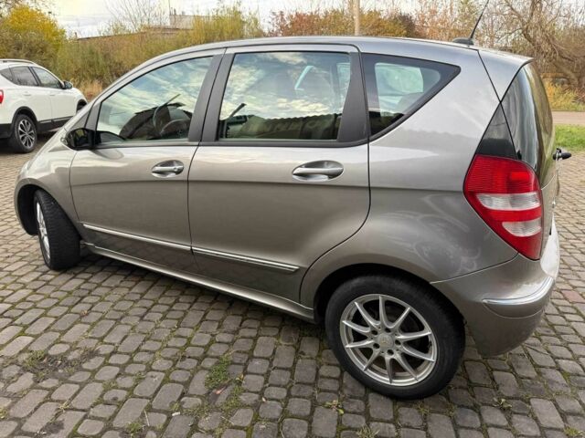 Сірий Мерседес А клас, об'ємом двигуна 2 л та пробігом 230 тис. км за 5200 $, фото 7 на Automoto.ua