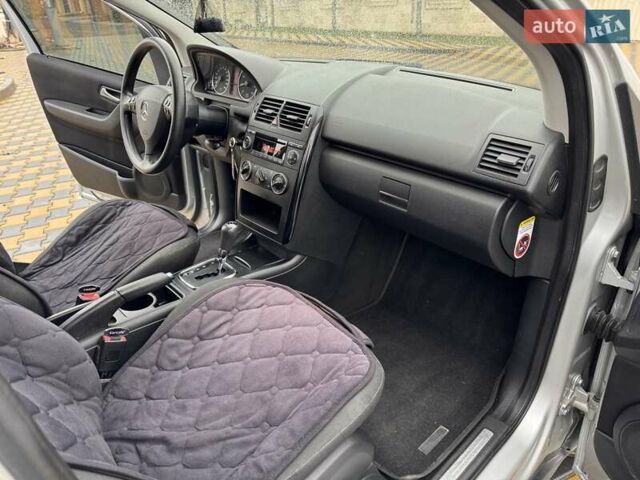 Серый Мерседес А класс, объемом двигателя 1.5 л и пробегом 170 тыс. км за 4900 $, фото 17 на Automoto.ua