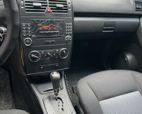 Серый Мерседес А класс, объемом двигателя 1.99 л и пробегом 280 тыс. км за 4350 $, фото 17 на Automoto.ua