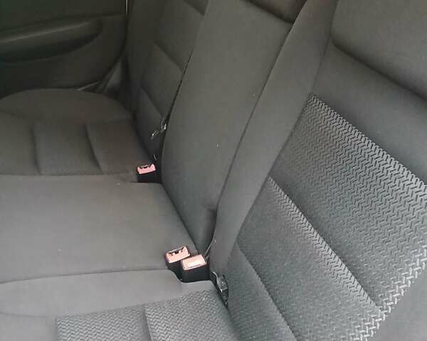 Серый Мерседес А класс, объемом двигателя 1.99 л и пробегом 259 тыс. км за 5000 $, фото 7 на Automoto.ua