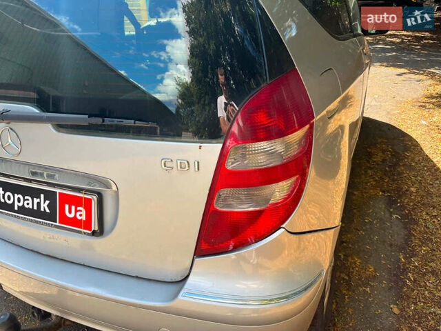 Серый Мерседес А класс, объемом двигателя 2 л и пробегом 355 тыс. км за 2980 $, фото 9 на Automoto.ua