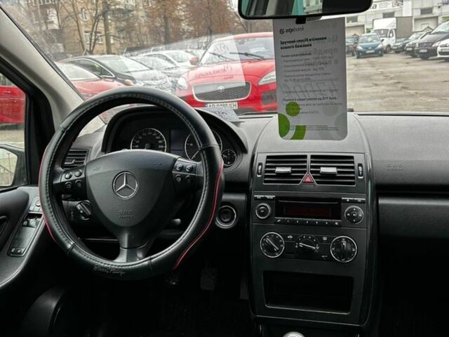 Серый Мерседес А класс, объемом двигателя 2 л и пробегом 281 тыс. км за 4500 $, фото 6 на Automoto.ua