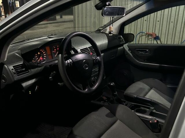 Сірий Мерседес А клас, об'ємом двигуна 2 л та пробігом 200 тис. км за 4293 $, фото 7 на Automoto.ua