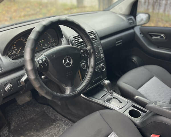 Серый Мерседес А класс, объемом двигателя 1.99 л и пробегом 280 тыс. км за 4350 $, фото 16 на Automoto.ua