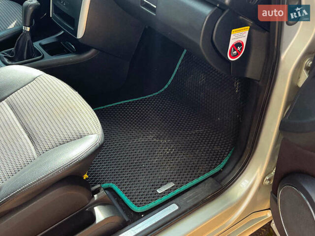 Серый Мерседес А класс, объемом двигателя 2 л и пробегом 355 тыс. км за 2980 $, фото 29 на Automoto.ua