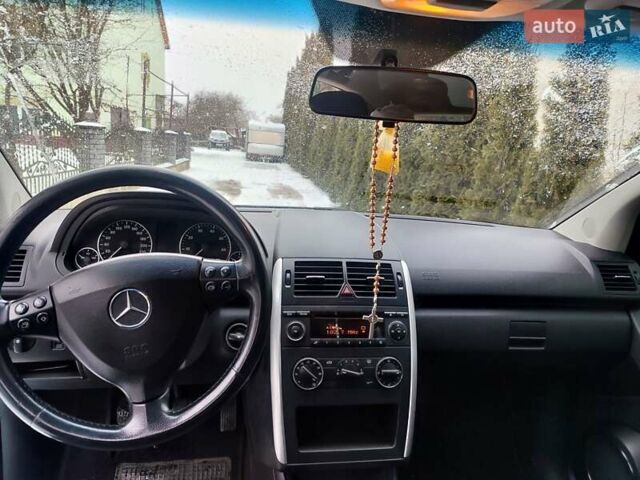Серый Мерседес А класс, объемом двигателя 1.7 л и пробегом 185 тыс. км за 4300 $, фото 15 на Automoto.ua