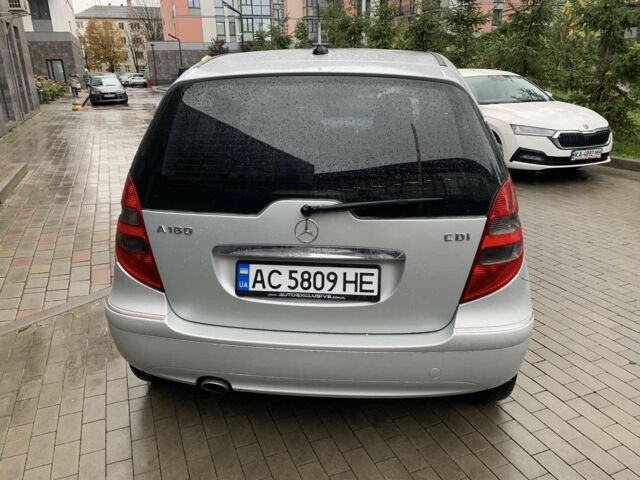 Сірий Мерседес А клас, об'ємом двигуна 2 л та пробігом 250 тис. км за 3348 $, фото 5 на Automoto.ua